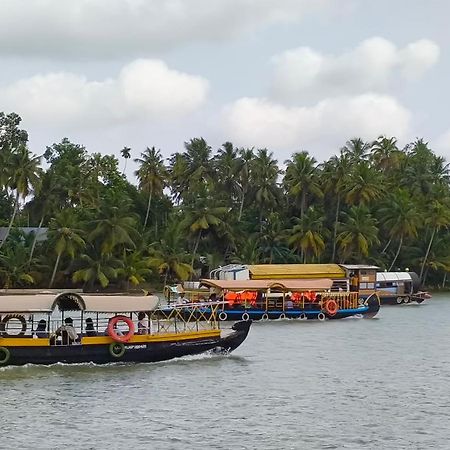 Islandstay-A Riverside Property Kollam Luaran gambar