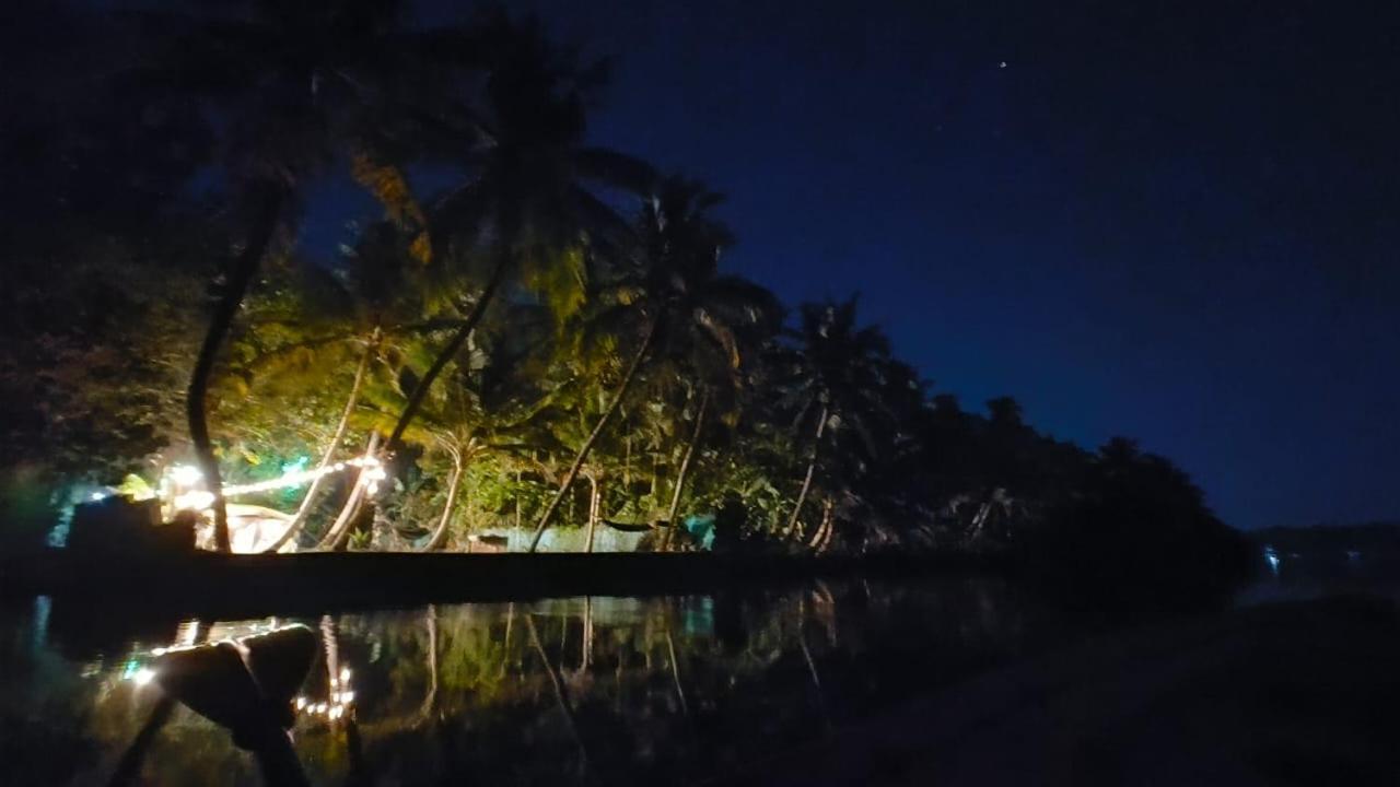Islandstay-A Riverside Property Kollam Luaran gambar